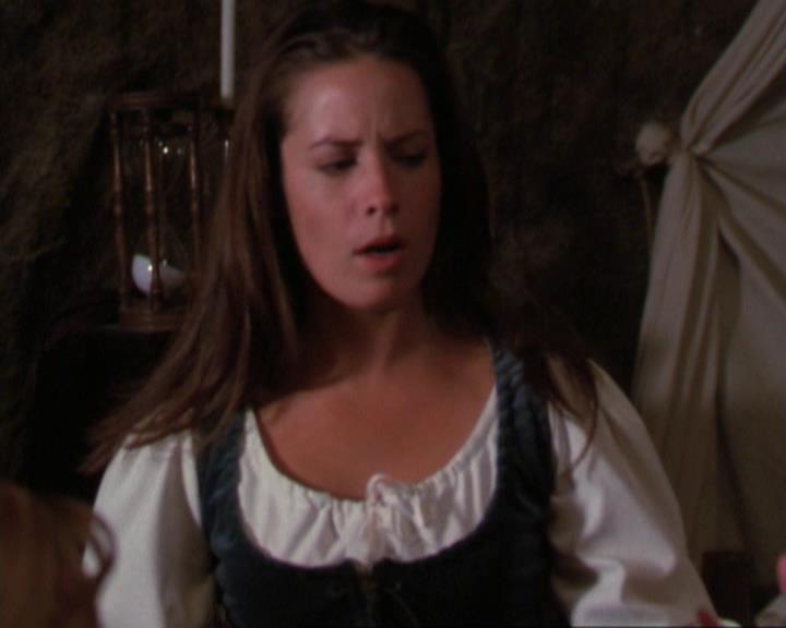Charmed-Online_dot_net-3x04AllHalliwellsEve1015.jpg Charmed-Online_dot_net-3x04AllHalliwellsEve1015.jpg