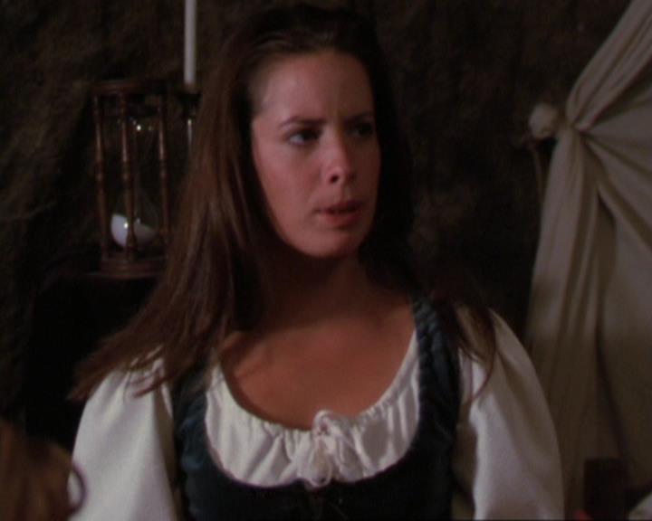 Charmed-Online_dot_net-3x04AllHalliwellsEve1016.jpg