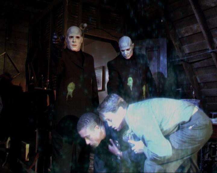 Charmed-Online_dot_net-3x04AllHalliwellsEve1108.jpg