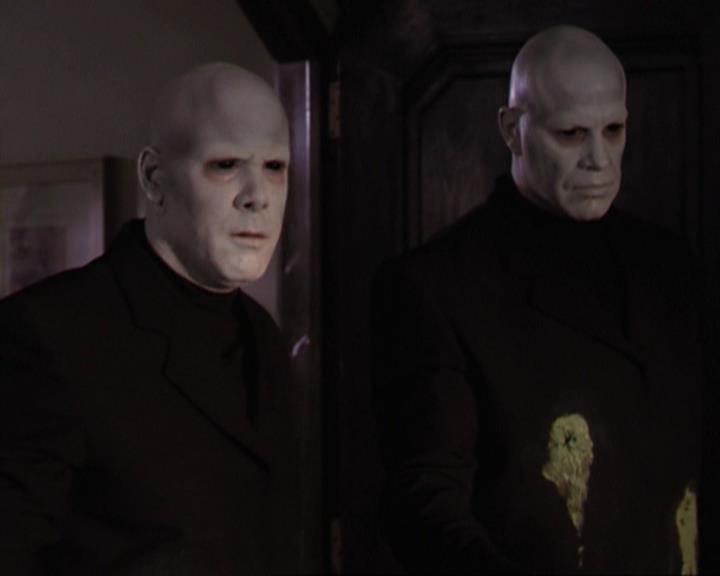 Charmed-Online_dot_net-3x04AllHalliwellsEve1111.jpg