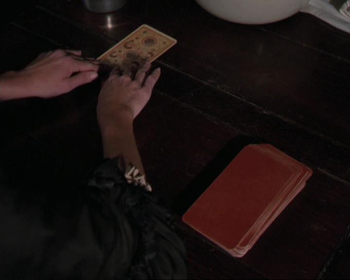 Charmed-Online_dot_net-3x04AllHalliwellsEve1128.jpg