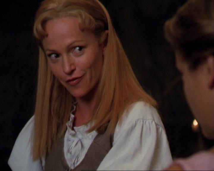 Charmed-Online_dot_net-3x04AllHalliwellsEve1225.jpg Charmed-Online_dot_net-3x04AllHalliwellsEve1225.jpg