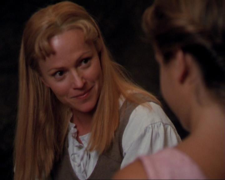 Charmed-Online_dot_net-3x04AllHalliwellsEve1238.jpg