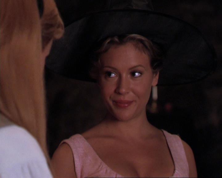Charmed-Online_dot_net-3x04AllHalliwellsEve1248.jpg