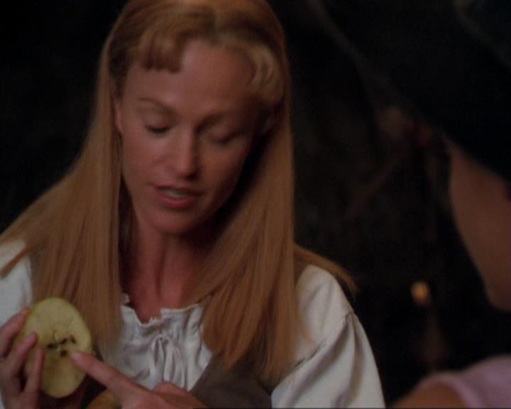 Charmed-Online_dot_net-3x04AllHalliwellsEve1253.jpg