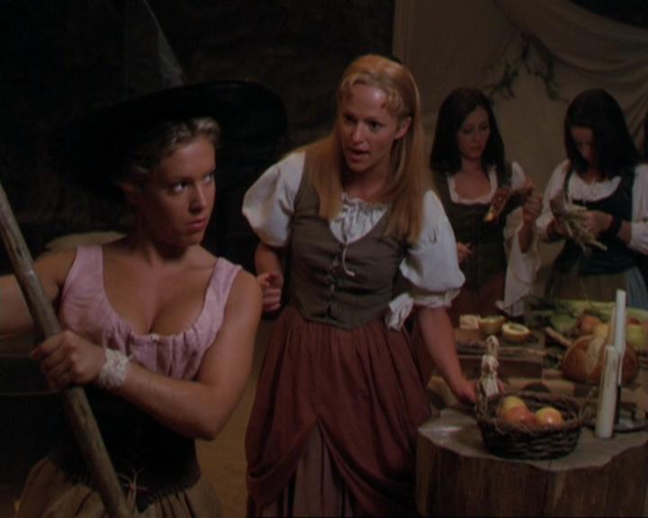 Charmed-Online_dot_net-3x04AllHalliwellsEve1296.jpg