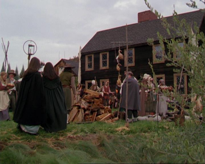 Charmed-Online_dot_net-3x04AllHalliwellsEve1389.jpg