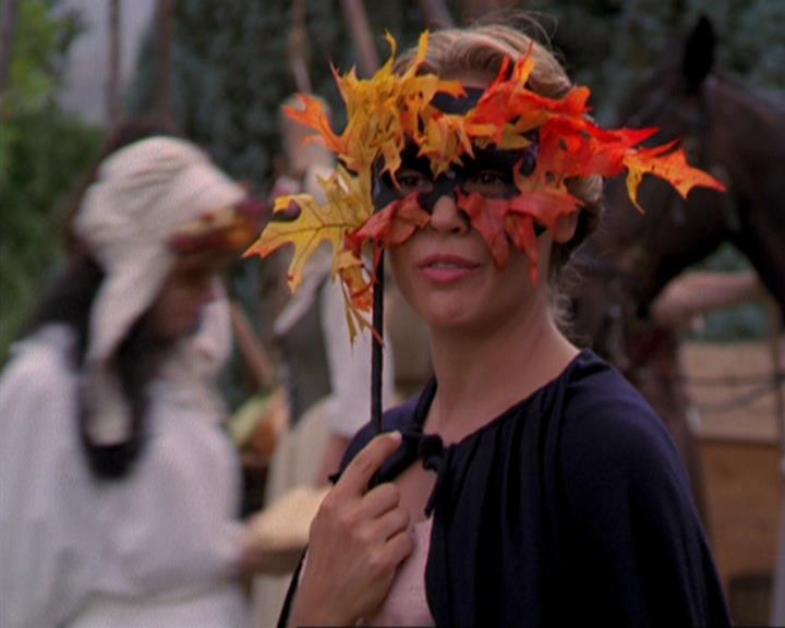 Charmed-Online_dot_net-3x04AllHalliwellsEve1402.jpg