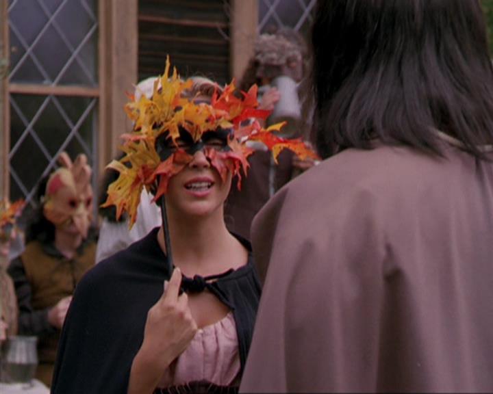 Charmed-Online_dot_net-3x04AllHalliwellsEve1410.jpg