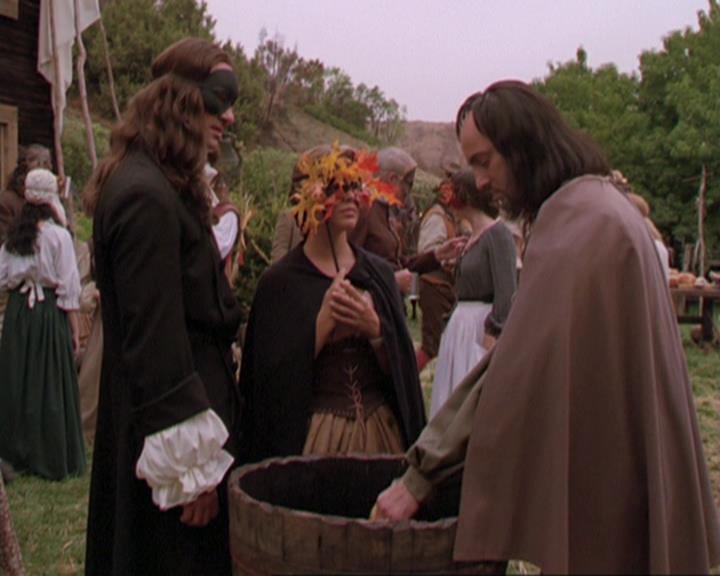 Charmed-Online_dot_net-3x04AllHalliwellsEve1428.jpg Charmed-Online_dot_net-3x04AllHalliwellsEve1428.jpg