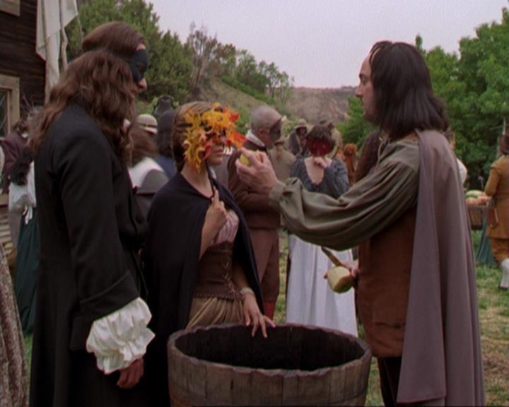 Charmed-Online_dot_net-3x04AllHalliwellsEve1437.jpg
