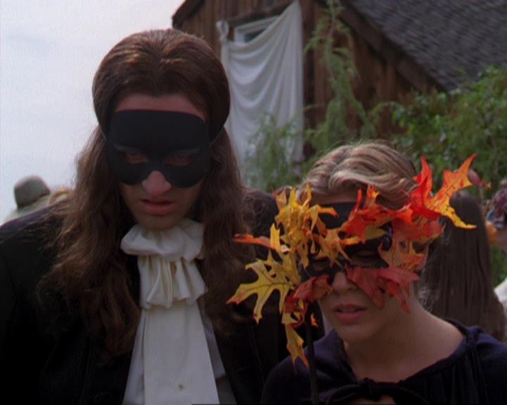 Charmed-Online_dot_net-3x04AllHalliwellsEve1458.jpg