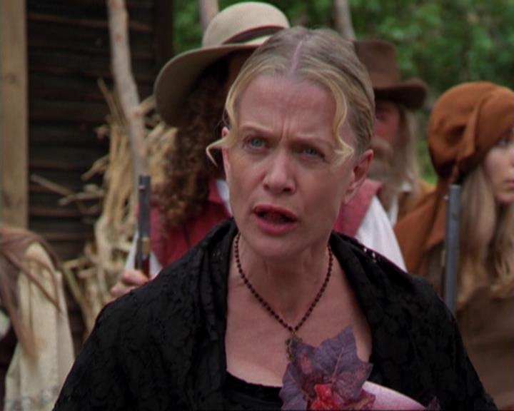 Charmed-Online_dot_net-3x04AllHalliwellsEve1482.jpg