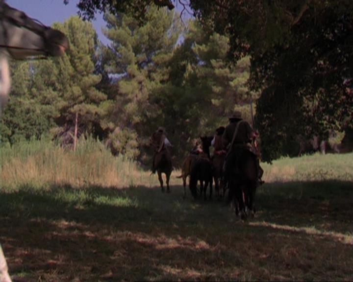 Charmed-Online_dot_net-3x04AllHalliwellsEve1536.jpg