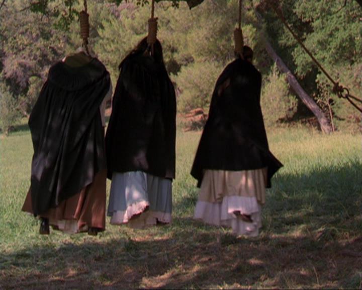 Charmed-Online_dot_net-3x04AllHalliwellsEve1551.jpg Charmed-Online_dot_net-3x04AllHalliwellsEve1551.jpg