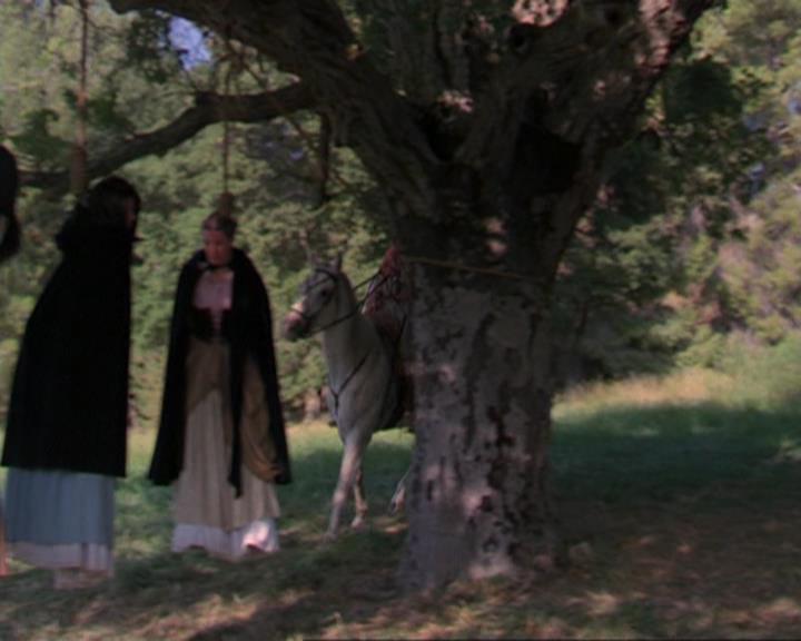 Charmed-Online_dot_net-3x04AllHalliwellsEve1557.jpg