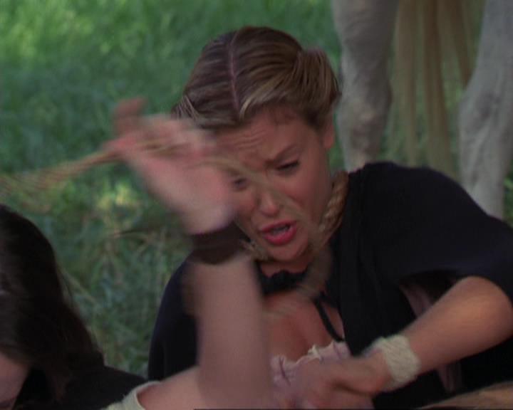 Charmed-Online_dot_net-3x04AllHalliwellsEve1572.jpg Charmed-Online_dot_net-3x04AllHalliwellsEve1572.jpg