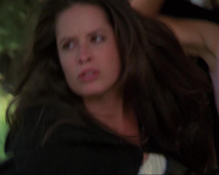 Charmed-Online_dot_net-3x04AllHalliwellsEve1578.jpg