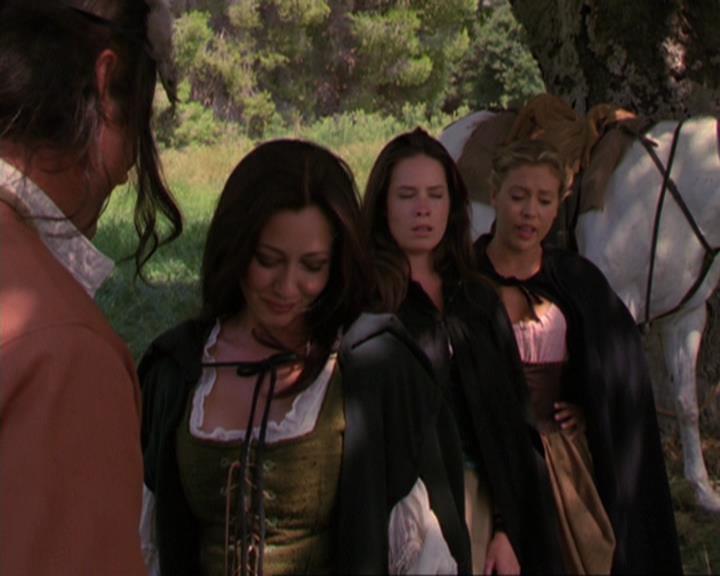 Charmed-Online_dot_net-3x04AllHalliwellsEve1600.jpg