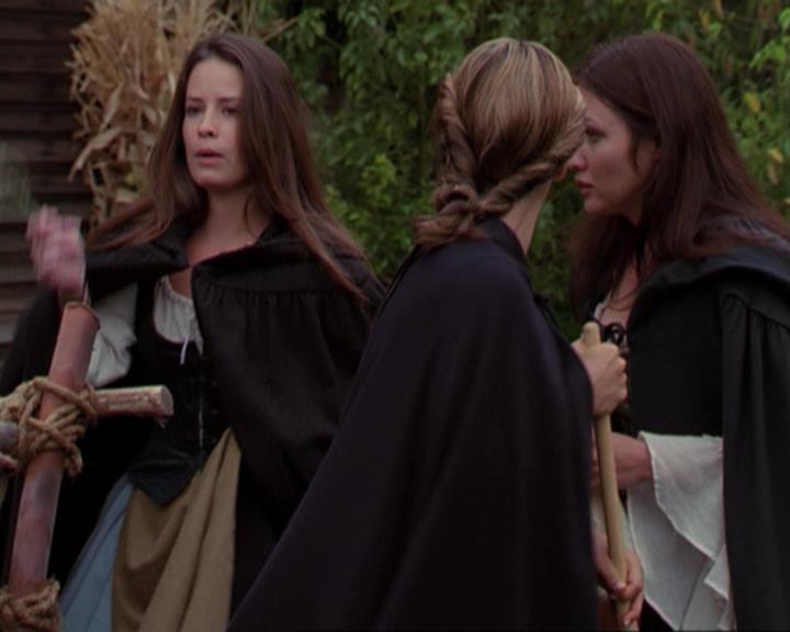 Charmed-Online_dot_net-3x04AllHalliwellsEve1794.jpg