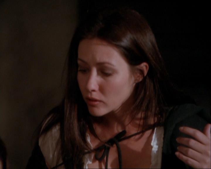 Charmed-Online_dot_net-3x04AllHalliwellsEve1867.jpg Charmed-Online_dot_net-3x04AllHalliwellsEve1867.jpg