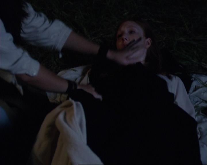 Charmed-Online_dot_net-3x04AllHalliwellsEve1918.jpg