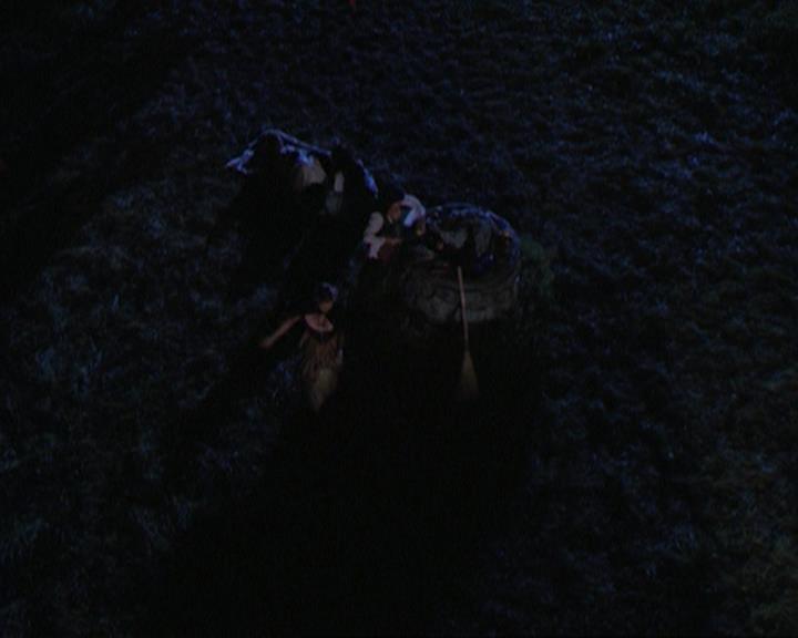 Charmed-Online_dot_net-3x04AllHalliwellsEve1970.jpg Charmed-Online_dot_net-3x04AllHalliwellsEve1970.jpg