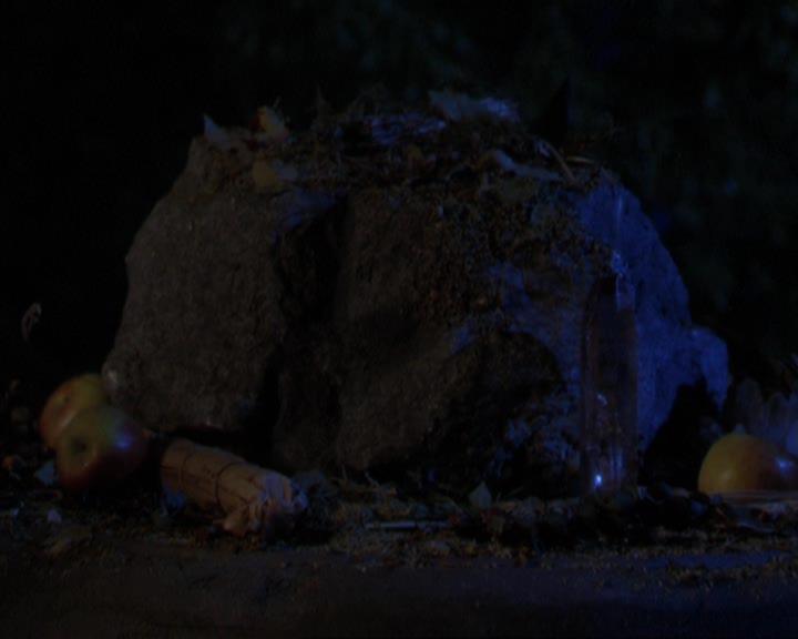 Charmed-Online_dot_net-3x04AllHalliwellsEve2051.jpg