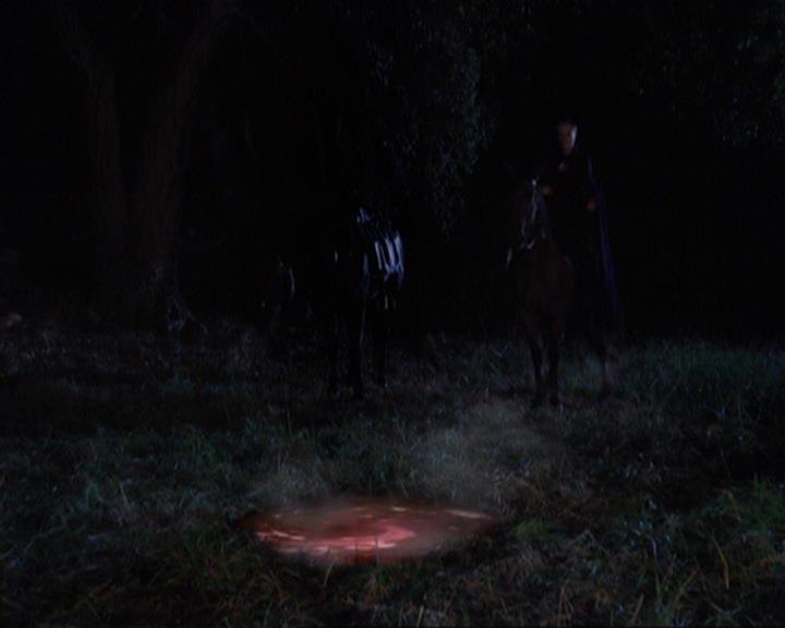 Charmed-Online_dot_net-3x04AllHalliwellsEve2118.jpg