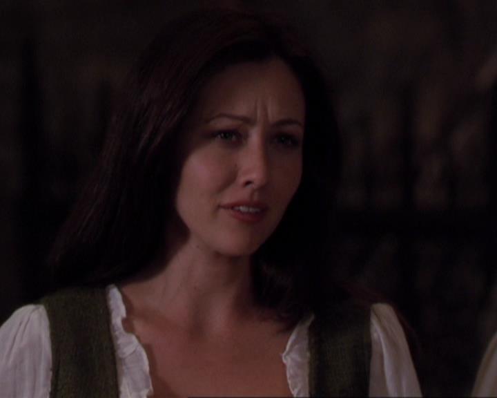 Charmed-Online_dot_net-3x04AllHalliwellsEve2156.jpg