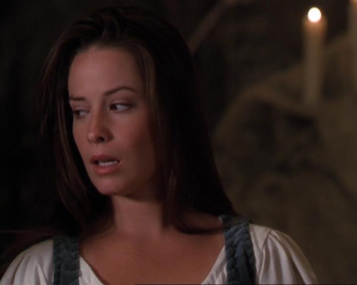 Charmed-Online_dot_net-3x04AllHalliwellsEve2202.jpg