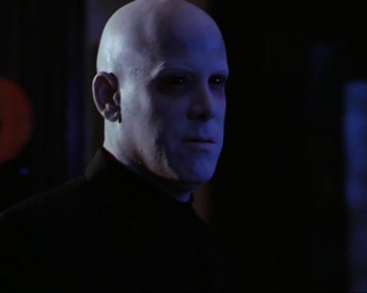 Charmed-Online_dot_net-3x04AllHalliwellsEve2224.jpg