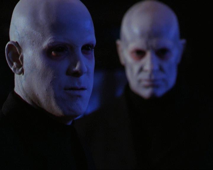 Charmed-Online_dot_net-3x04AllHalliwellsEve2226.jpg