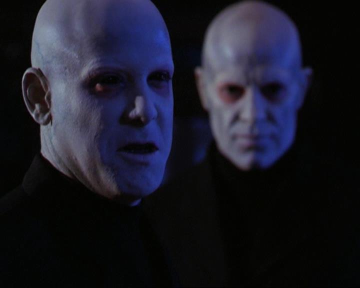 Charmed-Online_dot_net-3x04AllHalliwellsEve2228.jpg