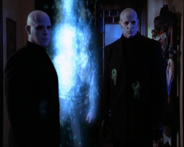 Charmed-Online_dot_net-3x04AllHalliwellsEve2232.jpg
