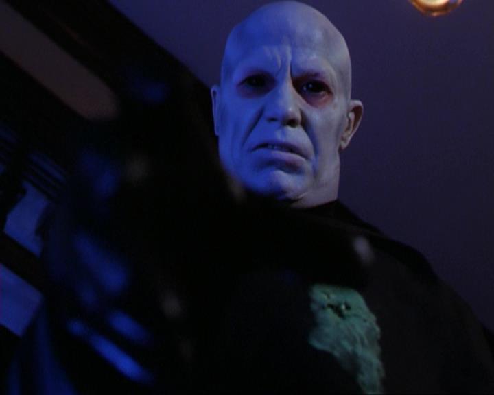 Charmed-Online_dot_net-3x04AllHalliwellsEve2242.jpg