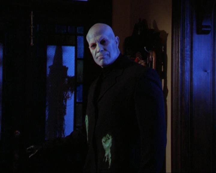 Charmed-Online_dot_net-3x04AllHalliwellsEve2247.jpg