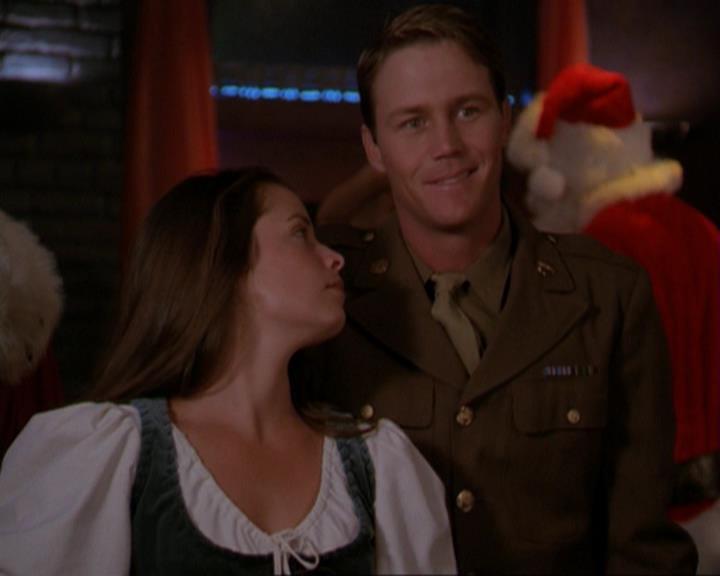 Charmed-Online_dot_net-3x04AllHalliwellsEve2345.jpg