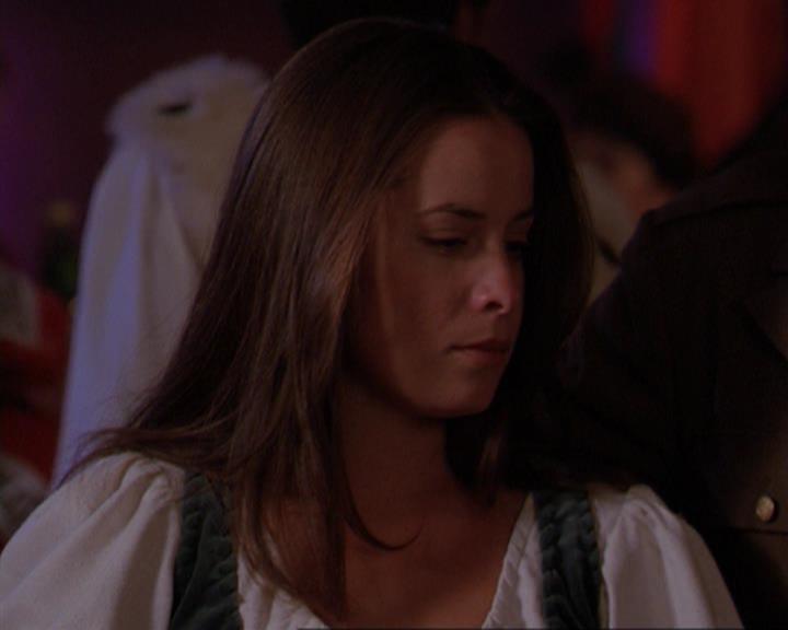Charmed-Online_dot_net-3x04AllHalliwellsEve2357.jpg