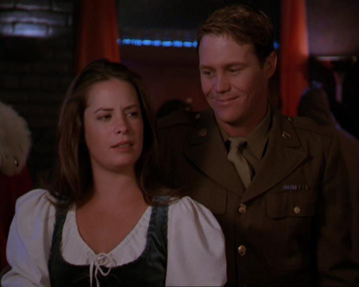 Charmed-Online_dot_net-3x04AllHalliwellsEve2372.jpg