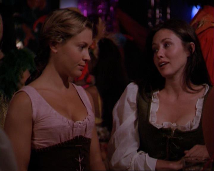 Charmed-Online_dot_net-3x04AllHalliwellsEve2378.jpg