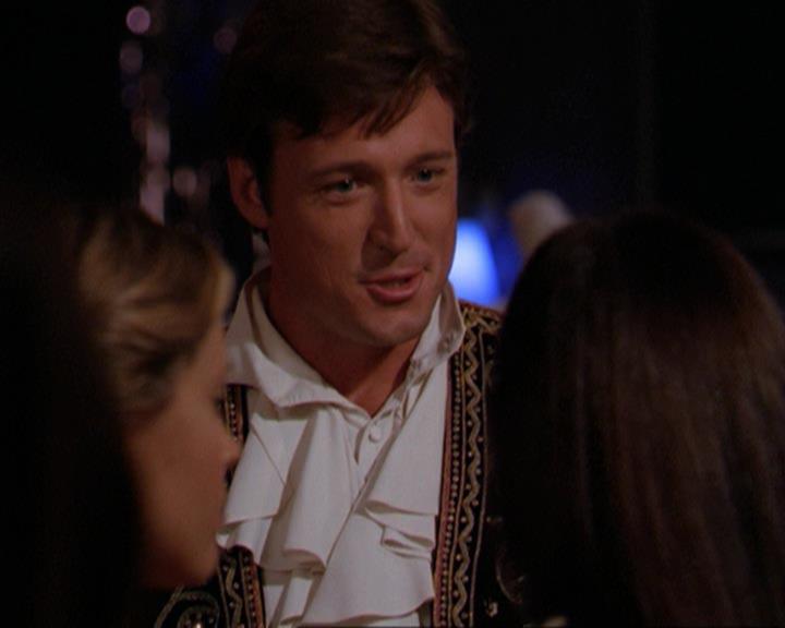Charmed-Online_dot_net-3x04AllHalliwellsEve2386.jpg Charmed-Online_dot_net-3x04AllHalliwellsEve2386.jpg
