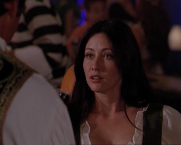 Charmed-Online_dot_net-3x04AllHalliwellsEve2391.jpg