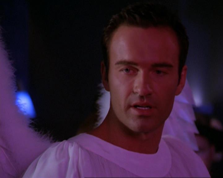 Charmed-Online_dot_net-3x04AllHalliwellsEve2424.jpg