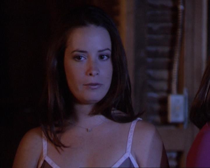 Charmed-Online-dot-net_305SightUnseen0409.jpg