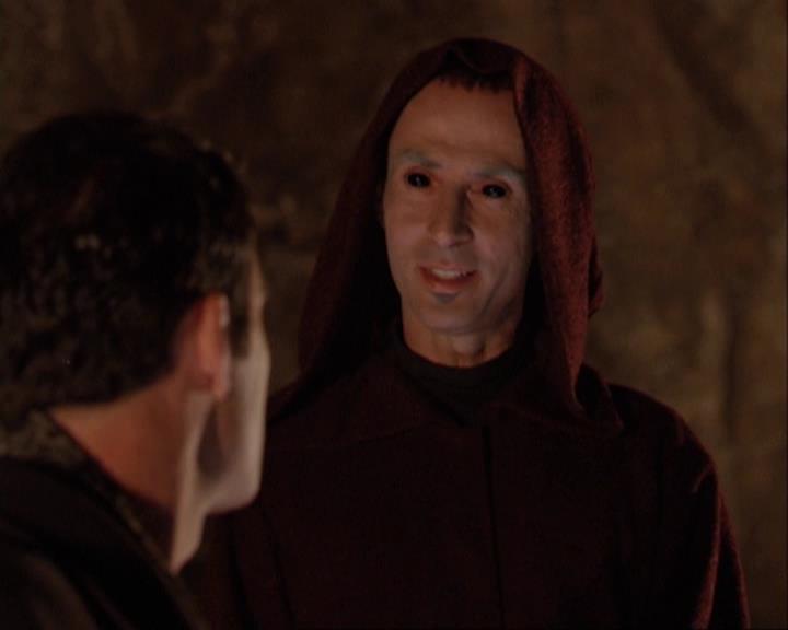 Charmed-Online-dot-net_305SightUnseen0503.jpg