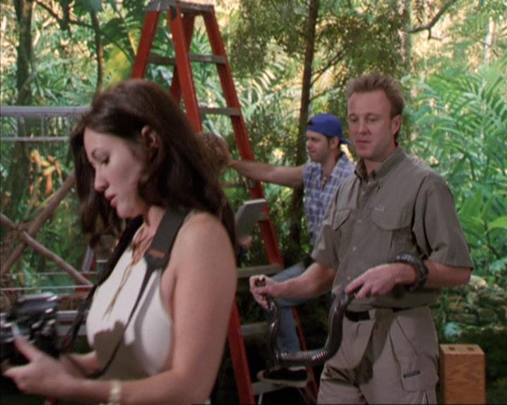 Charmed-Online-dot-net_305SightUnseen1022.jpg