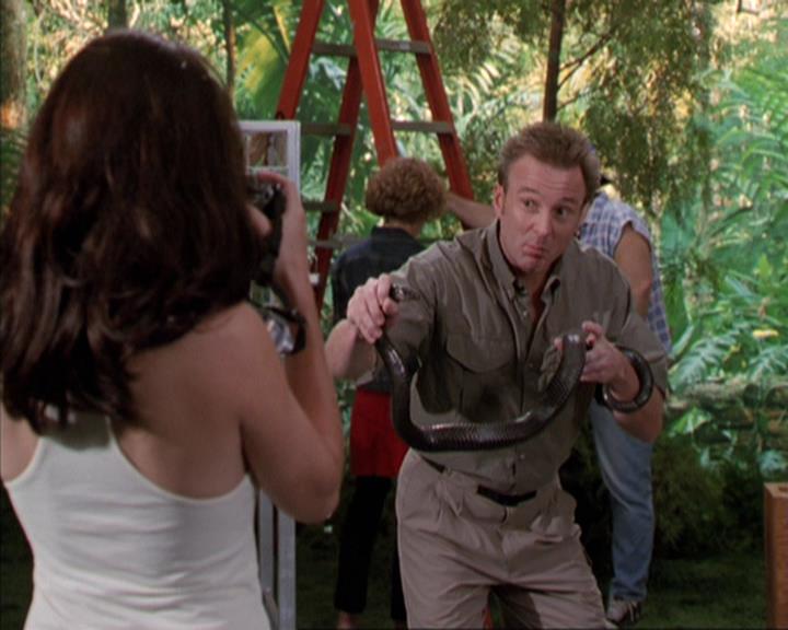 Charmed-Online-dot-net_305SightUnseen1025.jpg