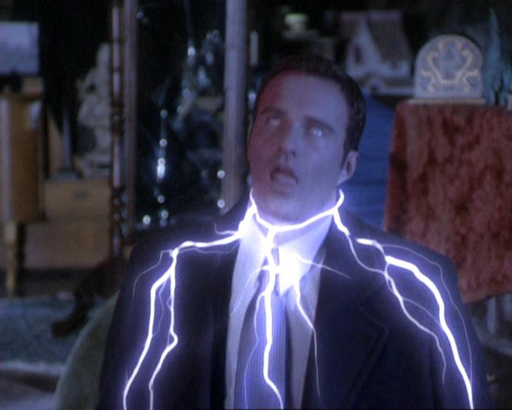 Charmed-Online-dot-net_305SightUnseen1357.jpg Charmed-Online-dot-net_305SightUnseen1357.jpg