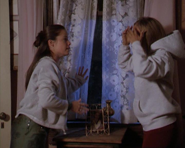 Charmed-Online-dot-net_305SightUnseen1621.jpg